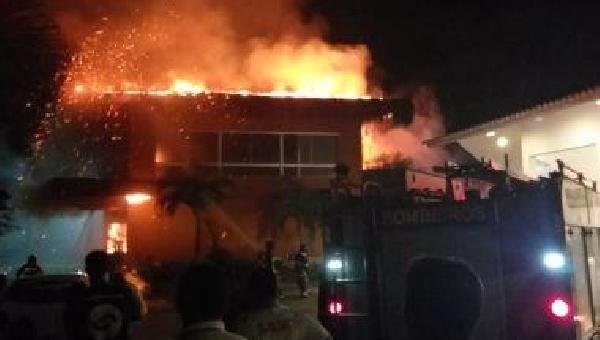 PORTO SEGURO: INCÊNDIO ATINGE HOTEL NA ORLA