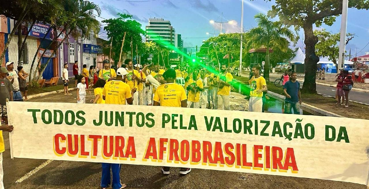 BLOCOS AFRO E AFOXÉS CELEBRAM ANCESTRALIDADE E LEVAM MUSICALIDADE NEGRA AO CARNAVAL CULTURAL DE ILHÉUS