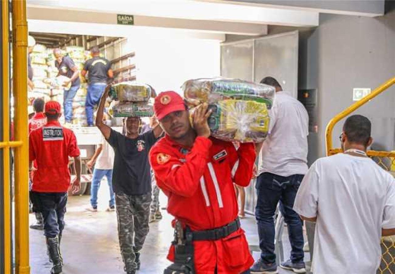 ILHÉUS RECEBE DONATIVOS ENVIADOS PELA DEFESA CIVIL NACIONAL 