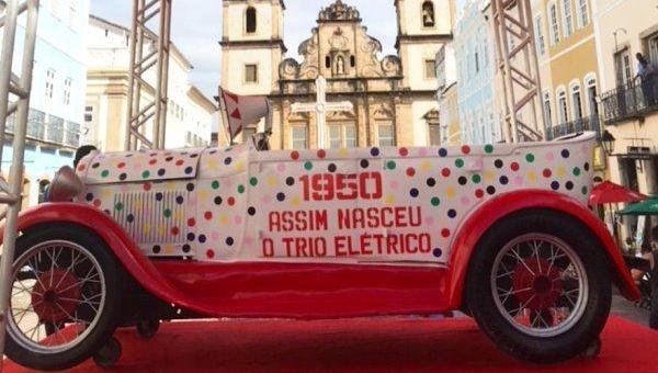 CRIADOR DO TRIO ELÉTRICO E DA GUITARRA BAIANA, OSMAR É HOMENAGEADO NA CÂMARA DOS DEPUTADOS