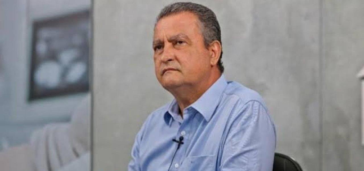 RUI SANCIONA LEI QUE PREVÊ MULTA DE R$ 20 MIL PARA QUEM CRIA E DISSEMINA FAKE NEWS