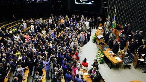 3 DEPUTADOS ELEITOS NÃO TOMAM POSSE NA CÂMARA NESTA 4ª FEIRA