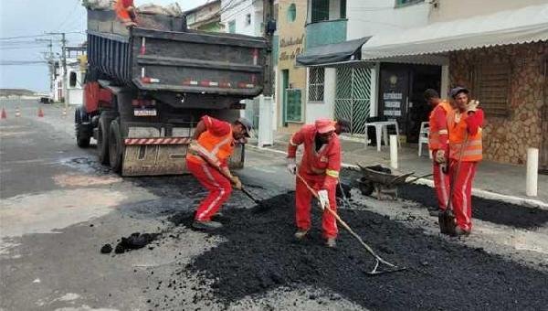 PREFEITURA DE ILHÉUS INTENSIFICA RECUPERAÇÃO DE VIAS EM DIVERSOS PONTOS DA CIDADE; CONFIRA SERVIÇOS 