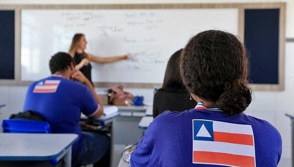 ANO LETIVO 2020/2021 NAS ESCOLAS ESTADUAIS TERÁ TRÊS ETAPAS E SE ENCERRA EM DEZEMBRO