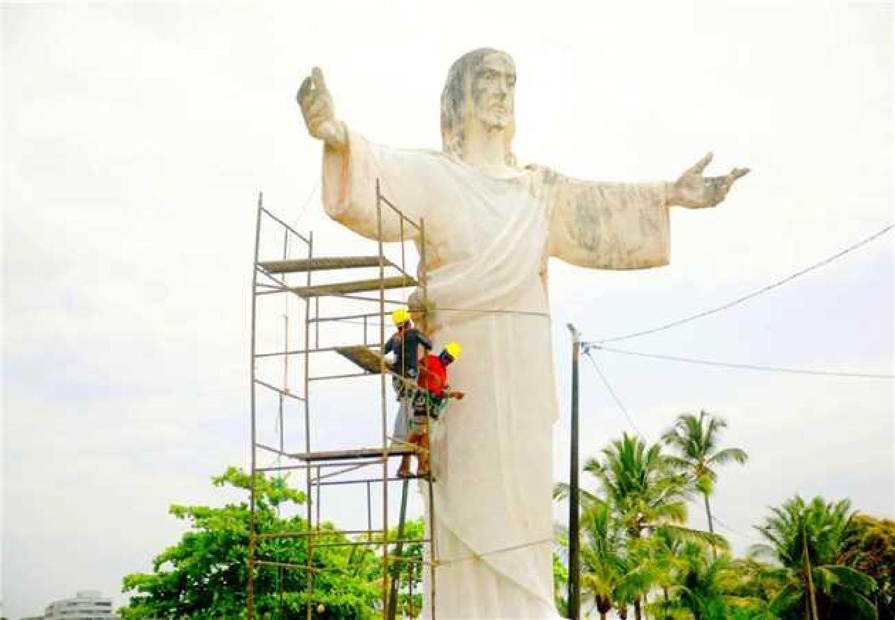 INICIADA RESTAURAÇÃO DO CRISTO REDENTOR DE ILHÉUS