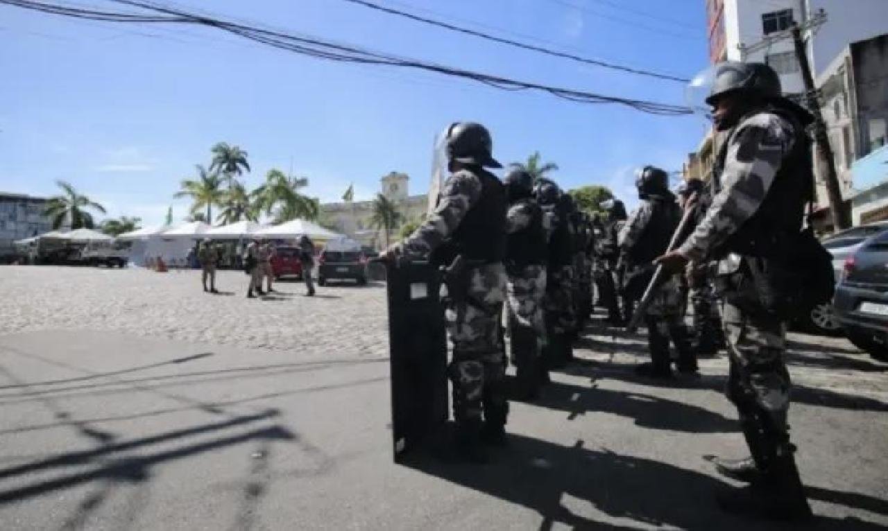 SEM RESISTÊNCIA, ACAMPAMENTOS BOLSONARISTAS SÃO DESMOBILIZADOS NA BAHIA 