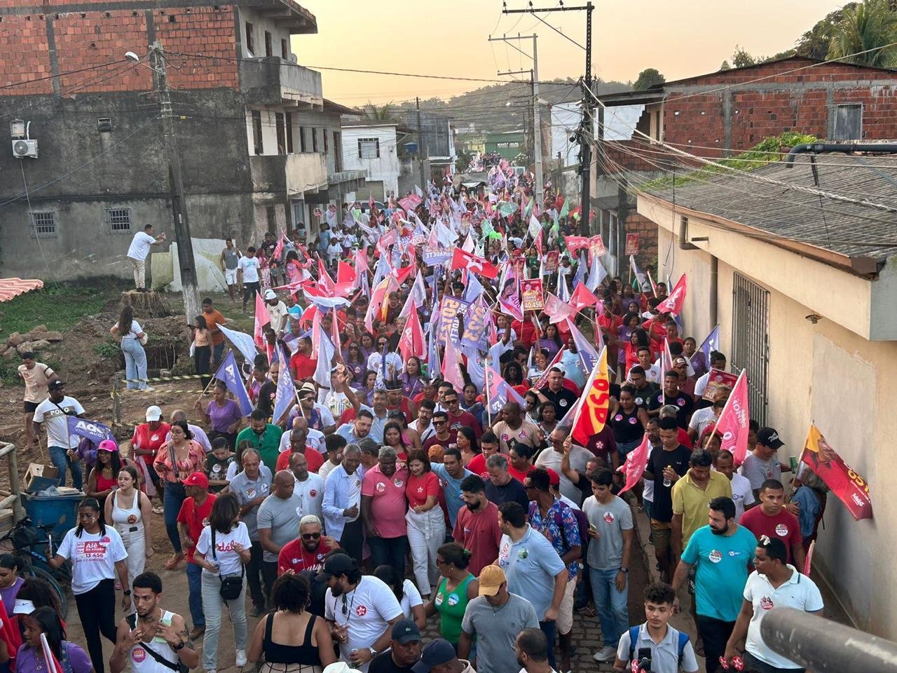 ADÉLIA FAZ GRANDE CAMINHADA NO NOSSA SENHORA DA VITÓRIA EM ILHÉUS