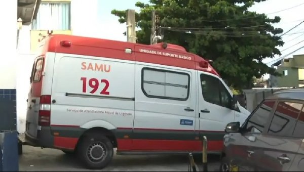 HOMEM ROUBA AMBULÂNCIA DO SAMU E COMETE ASSALTOS EM SALVADOR