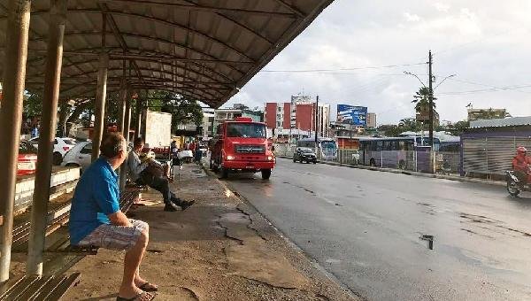 PREFEITO DE ITABUNA ASSINA CONTRATO COM EMPRESA DE ÔNIBUS