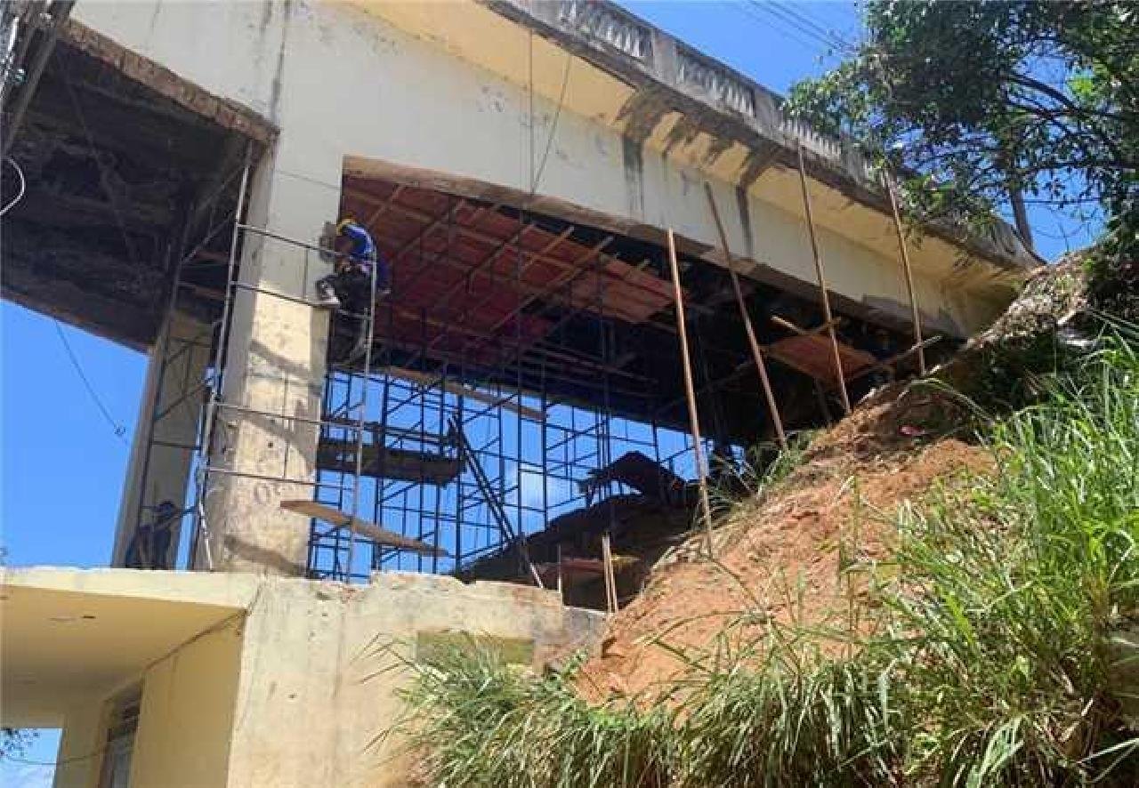 OBRAS DO VIADUTO CATALÃO SEGUEM EM BOM RITMO E PREFEITURA DE ILHÉUS DIVULGA BALANÇO DE SERVIÇOS 