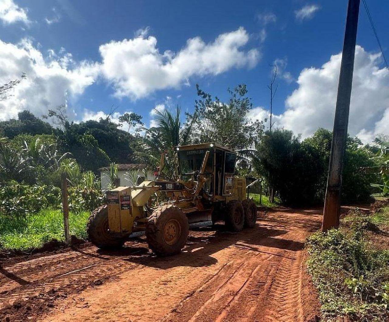 MUNICÍPIO INTENSIFICA RECUPERAÇÃO DAS ESTRADAS VICINAIS DE ILHÉUS 