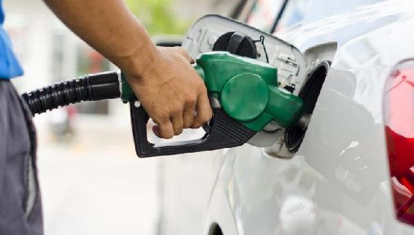 GASOLINA E DIESEL SOFREM NOVO AUMENTO DE PREÇO EM MARÇO NA BAHIA; LITRO CHEGA A R$8