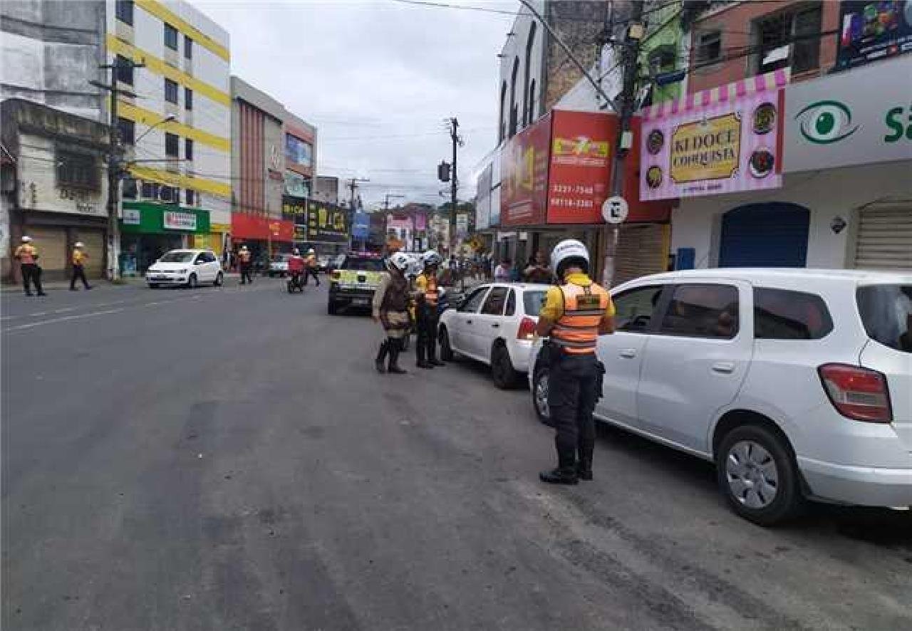 FISCALIZAÇÃO DE TRANSPORTE CLANDESTINO É INTENSIFICADA PARA EVITAR AGLOMERAÇÃO