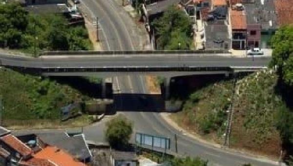 67 ANOS APÓS INAUGURAÇÃO DO VIADUTO CATALÃO EM ILHÉUS, OBRA VEM SOFRENDO COM DESGASTE TEMPORAL