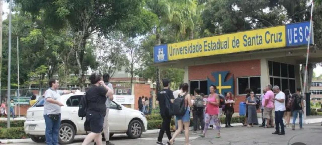 PROFESSORES E ESTUDANTES DA UESC APROVAM PARALISAÇÃO PARA ESTA QUARTA-FEIRA (18)