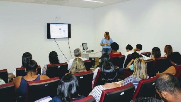 EQUIPE DO HOSPITAL REGIONAL COSTA DO CACAU RECEBE CAPACITAÇÃO EM CURATIVOS E FERIDAS