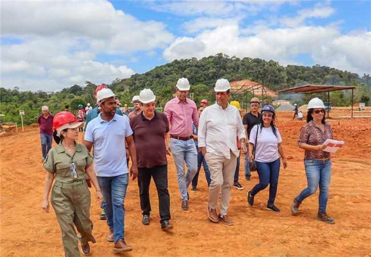 MÁRIO ALEXANDRE VISTORIA ÁREA DESTINADA À CONSTRUÇÃO DE UNIDADES HABITACIONAIS NO SALOBRINHO