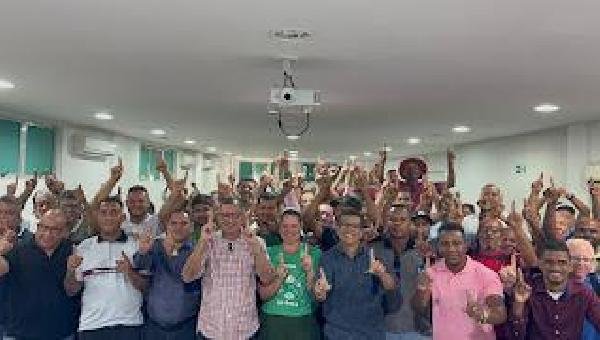 PRÉ-CANDIDATOS A VEREADOR SS REÚNEM E MANIFESTAM APOIO A JABES RIBEIRO