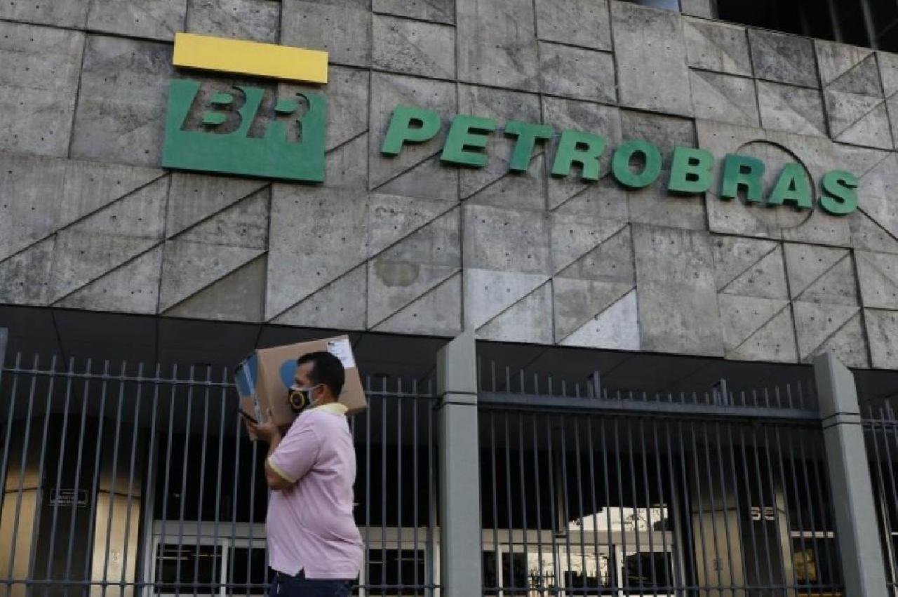 PETROBRAS REDUZ PREÇO DA GASOLINA EM 4,66% A PARTIR DESTA SEXTA-FEIRA (16)