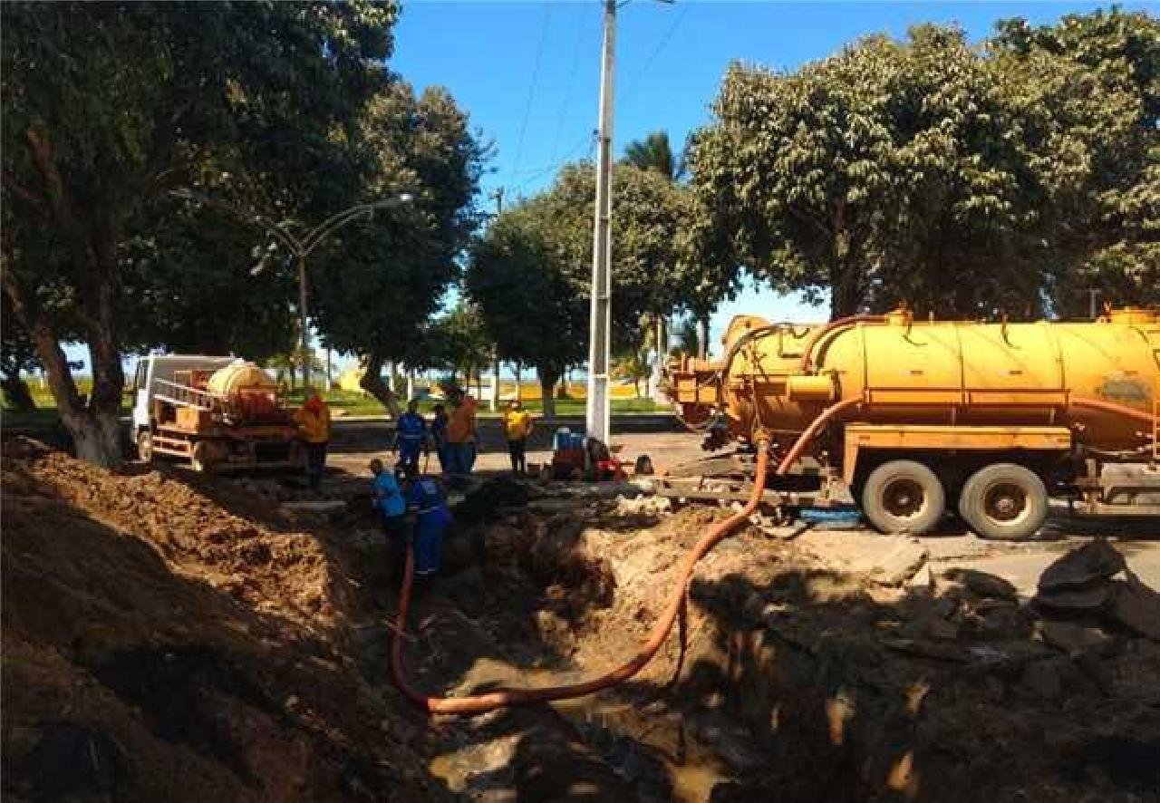 SERVIÇO DE DESOBSTRUÇÃO DA REDE DE DRENAGEM PLUVIAL É INICIADA NA AVENIDA SOARES LOPES