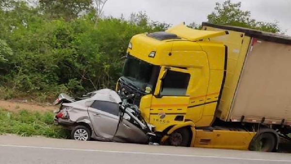 ACIDENTE MATA QUATRO PESSOAS NA BR-116