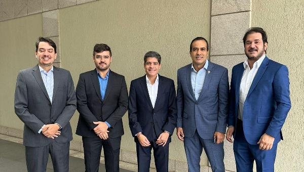 VALDERICO JR. PARTICIPA DE EVENTO OARA CAPACITAÇÃO DE PREFEITOS EM BRASÍLIA