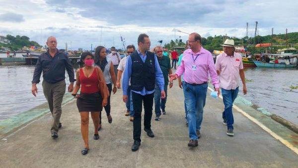 SECRETÁRIO NACIONAL DE AQUICULTURA E PESCA DO GOVERNO BOLSONARO VISITA TERMINAL PESQUEIRO EM ILHÉUS