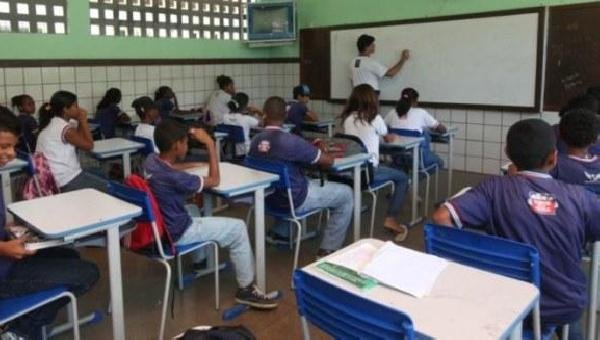 ESTADO ABRE 10 MIL VAGAS PARA MONITORES DO PROGRAMA MAIS ESTUDO