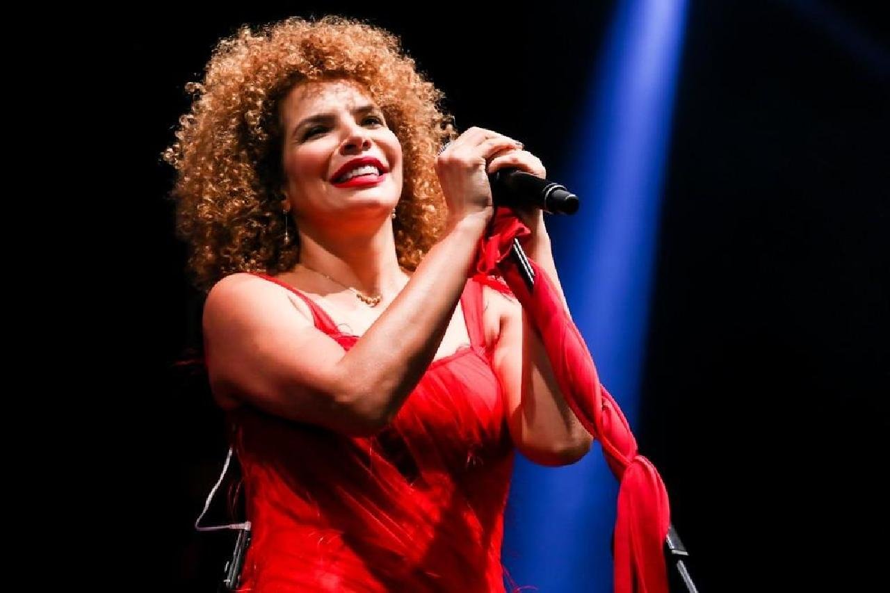 ILHÉUS TERÁ SHOW DE VANESSA DA MATA NO DIA DA MULHER