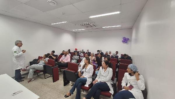 EQUIPES DO HRCC RECEBEM TREINAMENTO QUE REFORÇA ORIENTAÇÕES PARA SEGURANÇA NA TRANSFUSÃO DE SANGUE