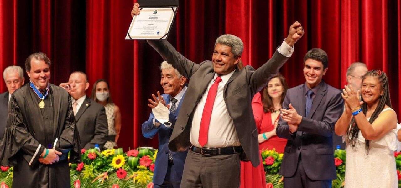 JERÔNIMO É DIPLOMADO GOVERNADOR E PROMETE "TRABALHAR DE FORMA INCANSÁVEL" PELA BAHIA 