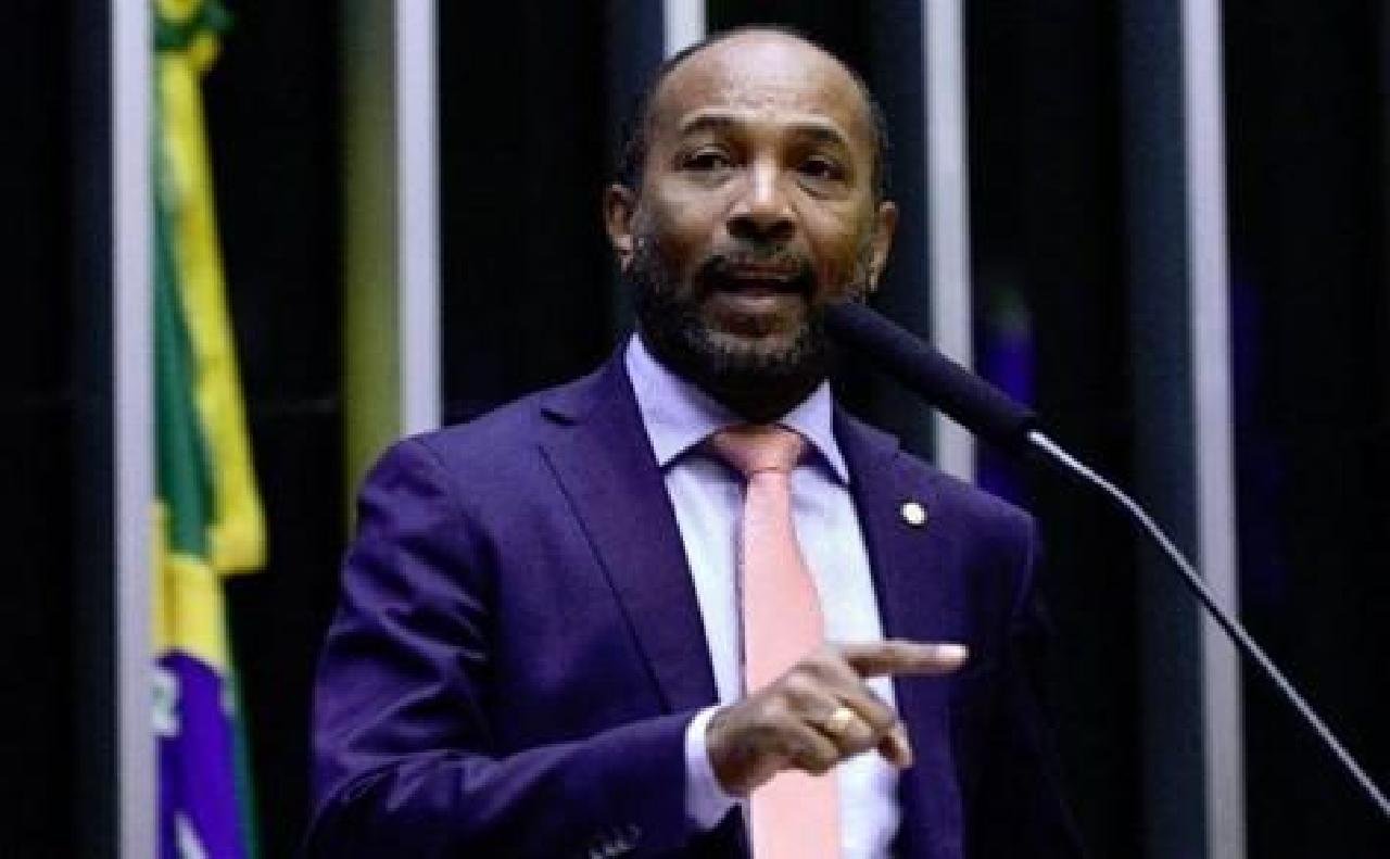 SENADO APROVA PROJETO DE COAUTORIA DO EX-DEPUTADO BEBETO GALVÃO QUE TIPIFICA CRIME DE INJÚRIA RACIAL EM LOCAIS PÚBLICOS