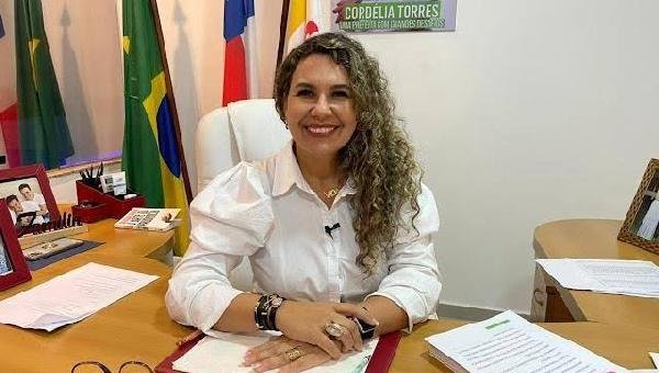 PREFEITA CORDÉLIA TORRES (UNIÃO) RETIRA CANDIDATURA À REELEIÇÃO EM EUNÁPOLIS