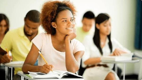 ESTUDANTES UNIVERSITÁRIOS DA BAHIA COMEÇAM A RECEBER BOLSAS DO “MAIS FUTURO”