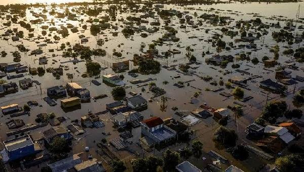 AUXÍLIO ÀS FAMÍLIAS DESABRIGADAS DO RIO GRANDE DO SUL DEVE SER DE R$5 MIL