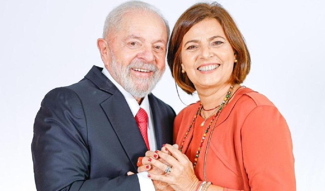 ADÉLIA PINHEIRO SE ENCONTRA COM LULA E REAFIRMA SUA PRÉ-CANDIDATURA A PREFEITA DE ILHÉUS 