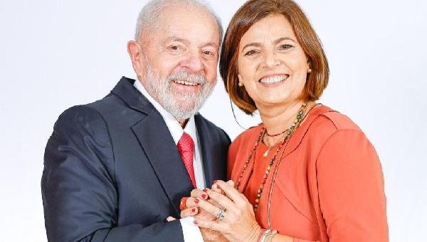 ADÉLIA PINHEIRO SE ENCONTRA COM LULA E REAFIRMA SUA PRÉ-CANDIDATURA A PREFEITA DE ILHÉUS 