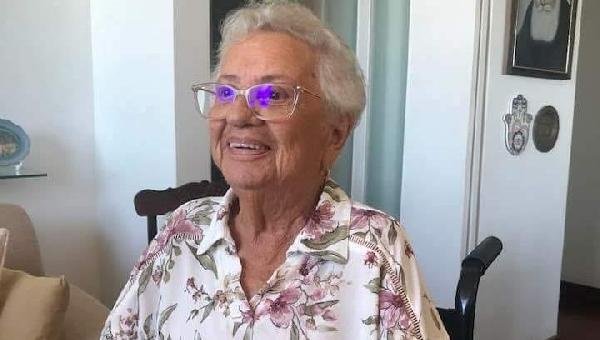 MORRE SARAH ALBAGLI DE ALMEIDA