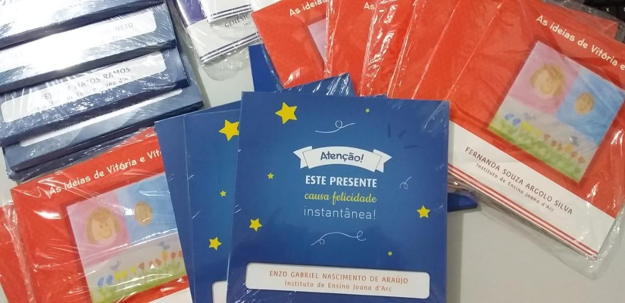 ESCOLA ENVOLVE 32 ALUNOS NO PROJETO "PARAFRASEANDO ILHÉUS ENTRE CONTOS E RECONTOS" COMO ESCRITORES DE LIVROS 