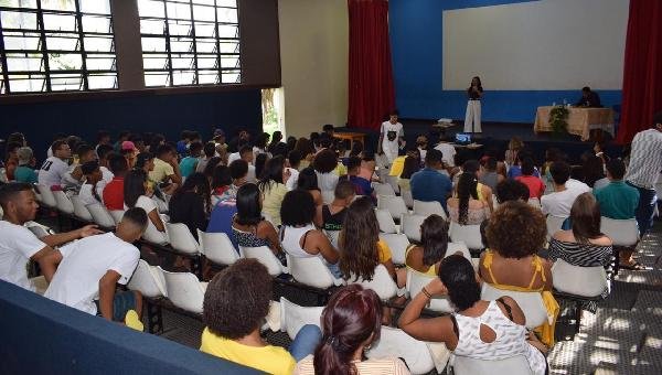 SETEMBRO AMARELO ALERTA ADOLESCENTES SOBRE SUICÍDIO