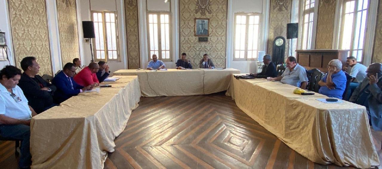 DURANTE SESSÃO, VEREADORES SE MANIFESTAM EM RELAÇÃO AO AUMENTO DA TARIFA DE ÔNIBUS EM ILHÉUS 