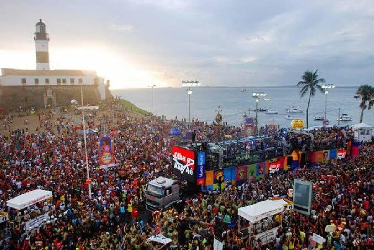 RUI COSTA DEFENDE ADIAMENTO DO CARNAVAL DE SALVADOR