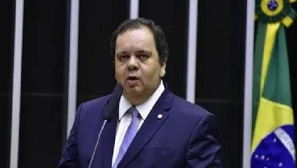 ELMAR NASCIMENTO 'IGNORA' CAIADO E INDICA APOIO À LULA EM 2026