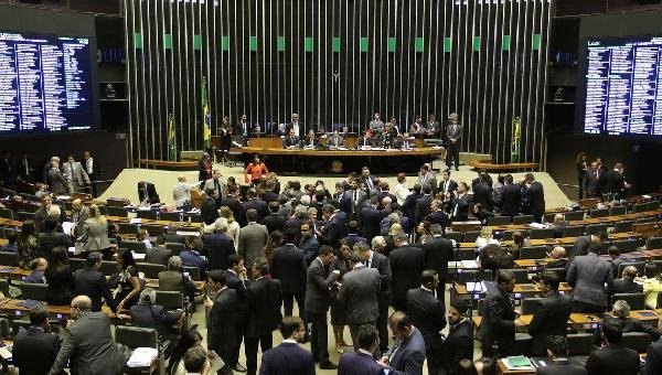 CÂMARA CONVOCA MINISTRO PARA EXPLICAR BLOQUEIO A UNIVERSIDADES