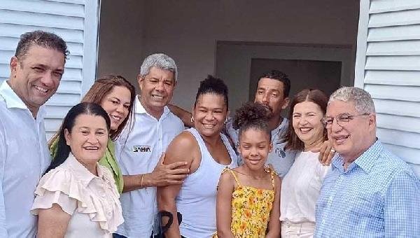 220 FAMÍLIAS, VÍTIMAS DAS CHUVAS DE 21, RECEBEM AS CHAVES DE SUAS CASAS, NO RESIDENCIAL SALOBRINHO