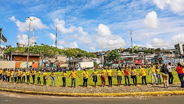 “ABRAÇAÇO” NO CENTRO DE ILHÉUS CELEBRA A VIDA