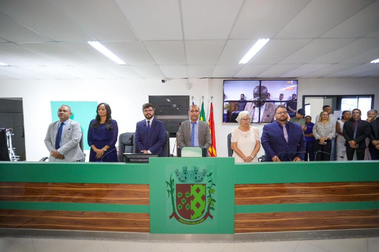 PREFEITO VALDERICO JUNIOR PRESTIGIA SESSÃO DE ABERTURA DOS TRABALHOS DA CÂMARA DE VEREADORES DE ILHÉUS