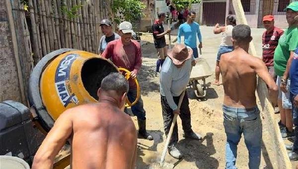 PROGRAMA DE PAVIMENTAÇÃO COMUNITÁRIA TRANSFORMA BAIRROS E RESGATA DIGNIDADE EM ILHÉUS