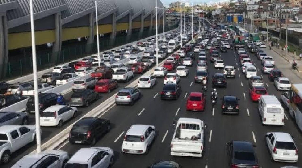 DONOS DE VEÍCULOS COM PLACAS 9 E 0 AINDA PODEM PAGAR O IPVA NO PRAZO