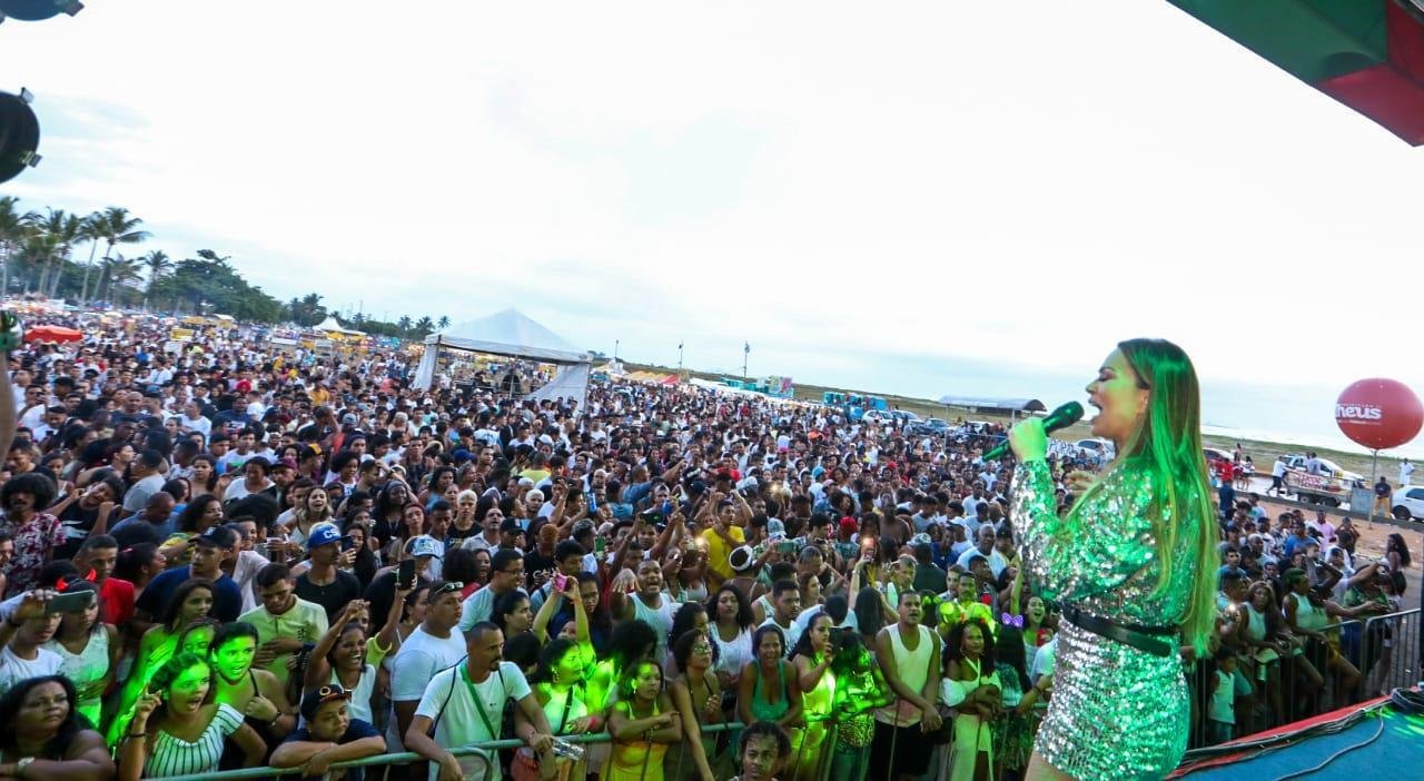 GRANDES SHOWS, PIROTECNIA E HOMENAGEM MARCAM VIRADA DO ANO EM ILHÉUS